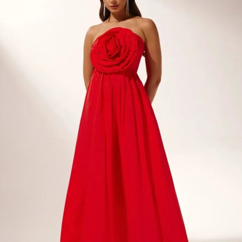 Sculpted Flower Strapless Maxi Dress